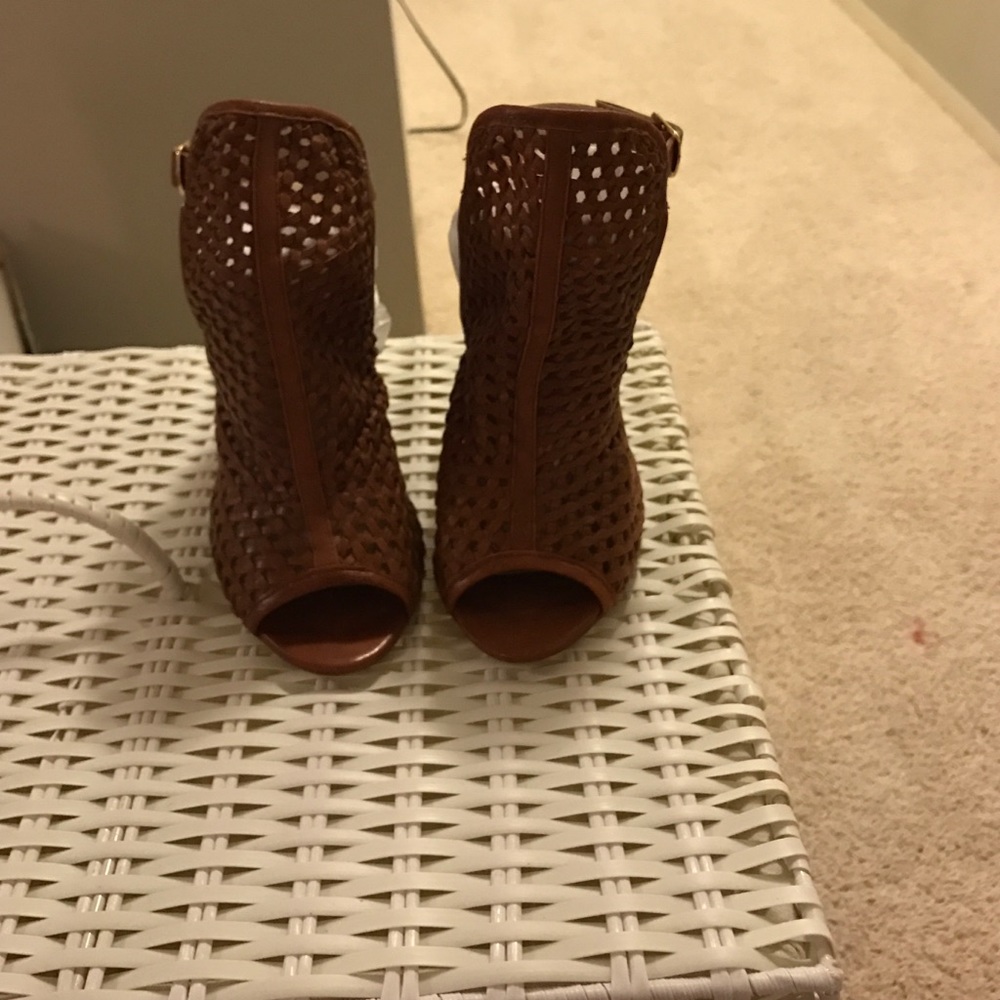 Kristin Cavallari Largo sandals